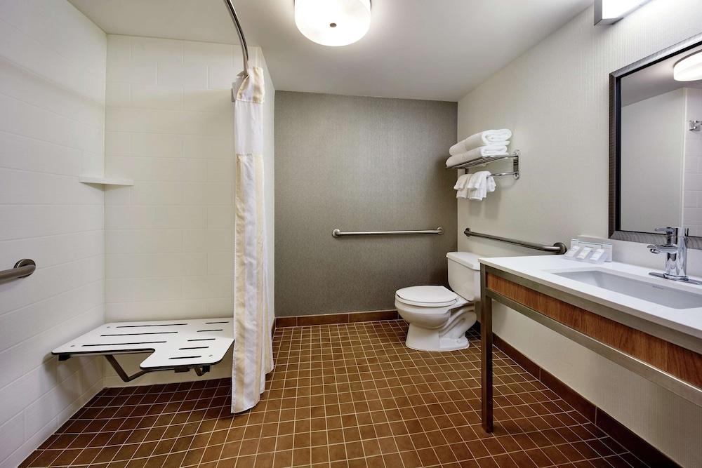 Hilton Garden Inn Portland Lake Oswego Eksteriør billede