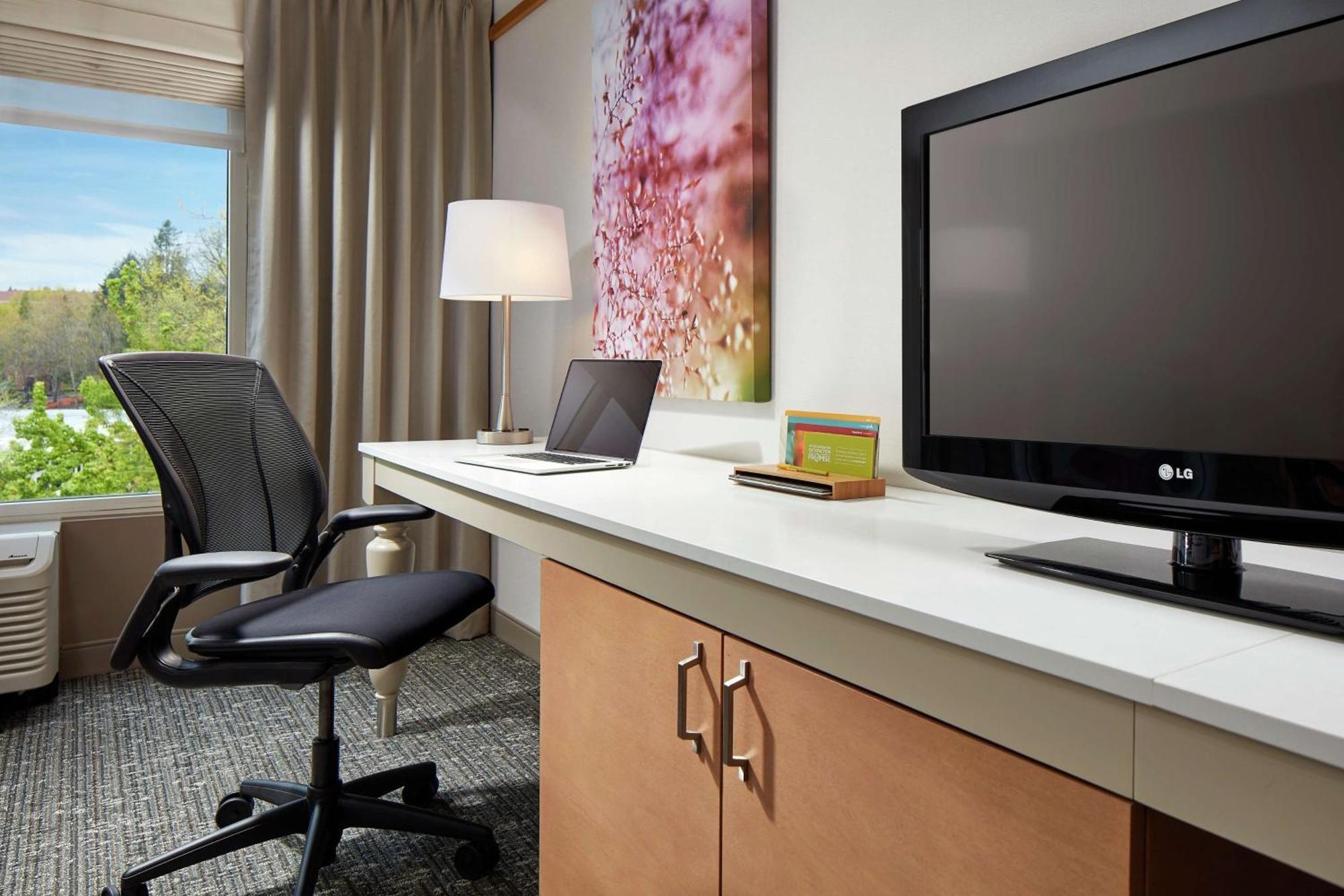 Hilton Garden Inn Portland Lake Oswego Eksteriør billede